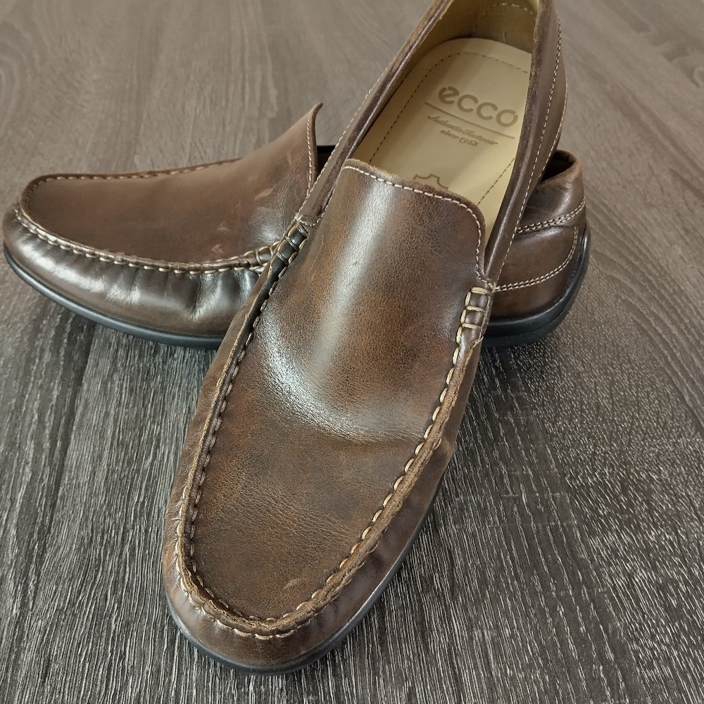 ECCO Classic Moc mens loafer. Size  9.5. Slip ons Leather great condition Brown - Picture 15 of 15